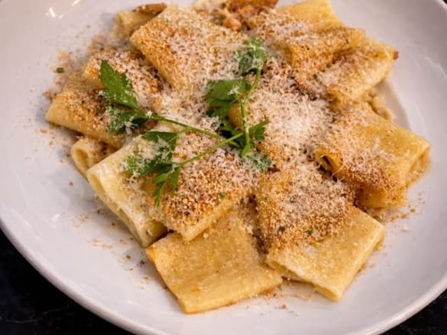 Aglio e Olio Pasta (Half Tray).